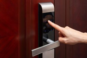 5 Reasons To Choose A Keyless Door Lock For Your Business